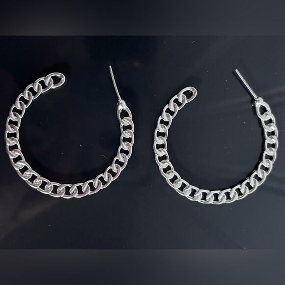 Juliet SilverTone Linked Hoop Earrings - Picture 2 of 4
